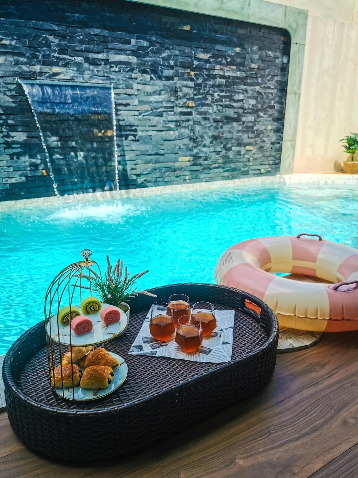 The Apex Private Pool *